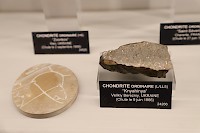 Gilles Zark SANS TITRE 2022 Médaillons gravés, disques de pierre du laboratoire LNEG/Musée de Géologie Lisbonne (5-7 cm de diamètre)